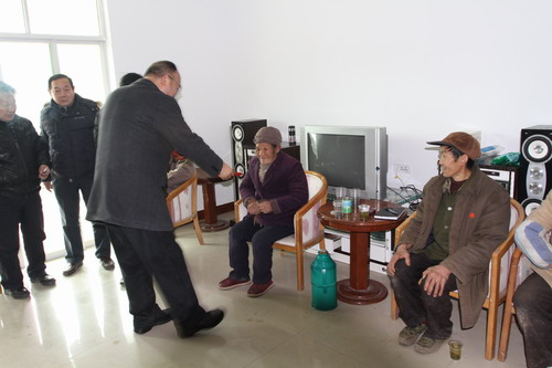 宜昌市总商会副会长李建平一行至大老岭林场千斤园村开展“民企联村”调研